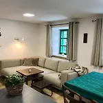 Pod Lipenskou Hrazi Feriehus *