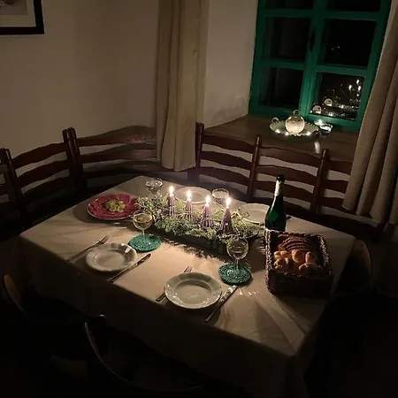 Pod Lipenskou Hrazi Tatil Evi *