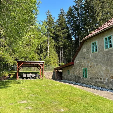 Pod Lipenskou Hrazi Holiday home *