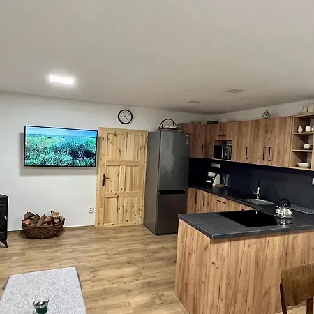 Pod Lipenskou Hrazi Tatil Evi *