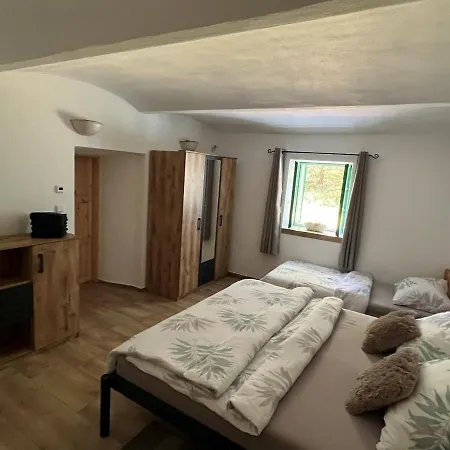Pod Lipenskou Hrazi * Loučovice